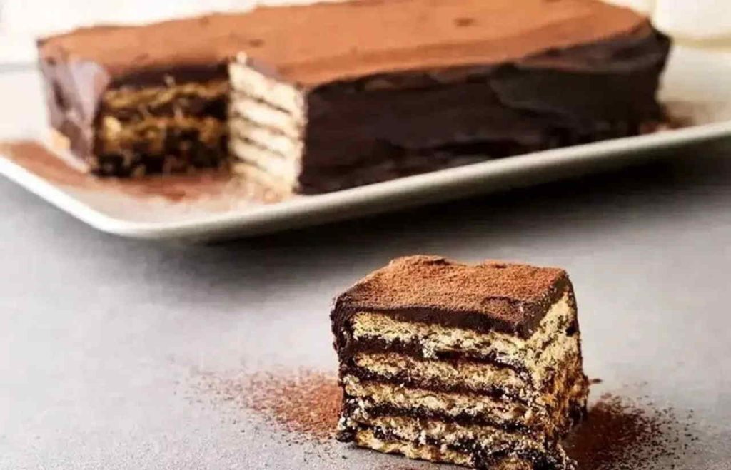 طرز تهیه دسر یخچالی شکلاتی ساده و خوشمزه بدون فر | آموزش مرحله به مرحله طرز تهیه دسر یخچالی شکلاتی ساده و خوشمزه بدون فر | آموزش مرحله به مرحله