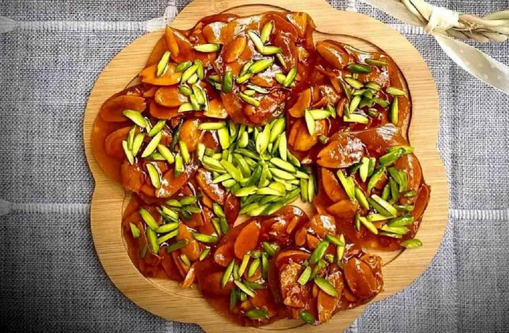 طرز تهیه مرحله به مرحله سوهان عسلی عید + نکات مهم برای سوهان ترد