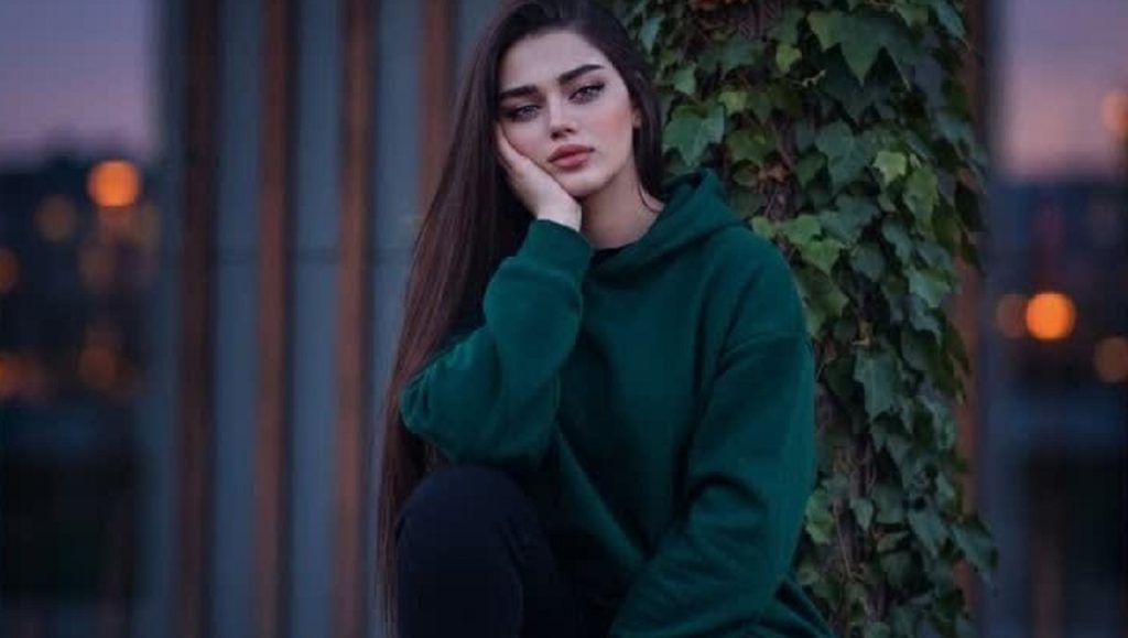آهنگ رفتی و تنها مانده ام اینجا با صدای زن و مرد | تاریک بی تو میمانم