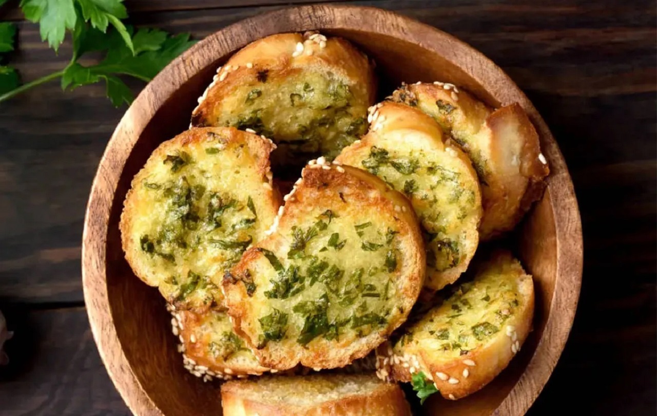 طرز تهیه نان سیر رستورانی