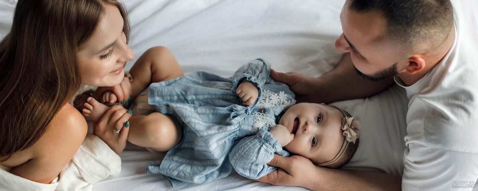 آتلیه کودک ژست عکس پدر و مادر و پسر