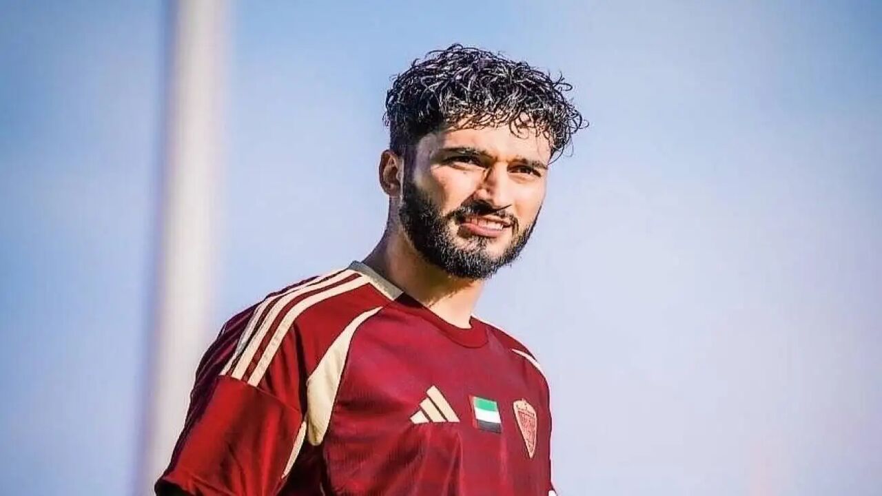 عکس محمد قربانی با لباس تیم