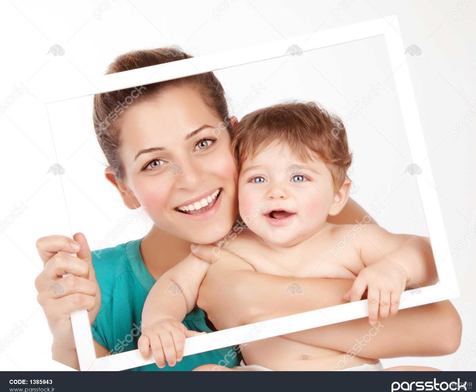 آتلیه کودک ژست عکس پدر و مادر و پسر