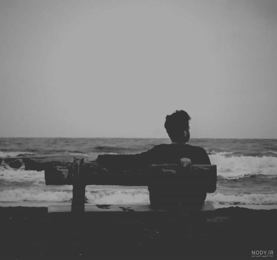 یک عکس پروفایل غمگین پسرانه