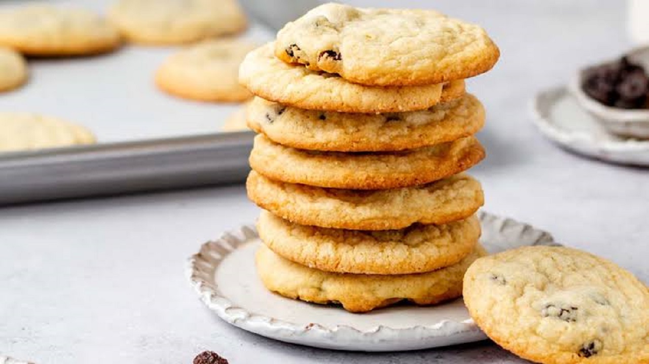 طرز تهیه شیرینی کشمشی با لیوان