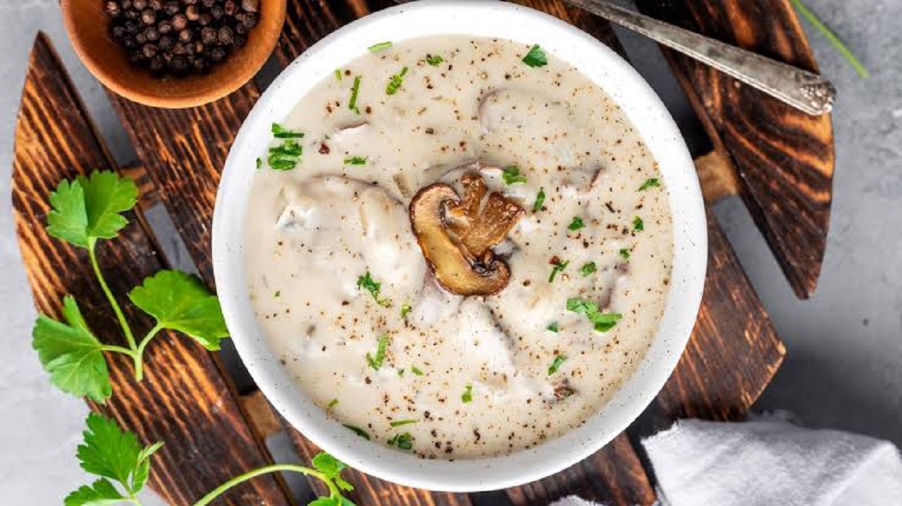 طرز تهیه سوپ شیر و قارچ