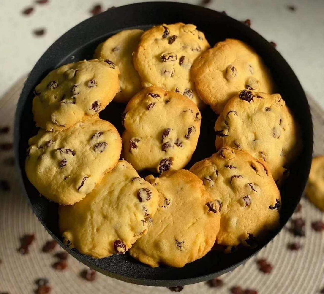 طرز تهیه شیرینی کشمشی