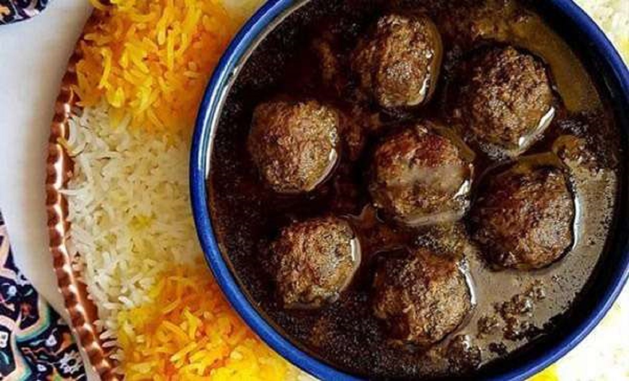 طرز تهیه فسنجون با گوشت قلقلی