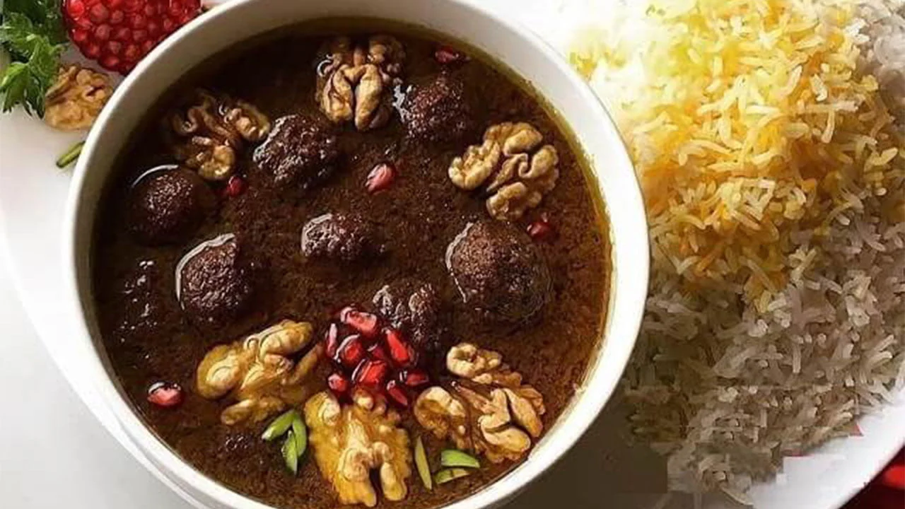 طرز تهیه فسنجون با گوشت قلقلی