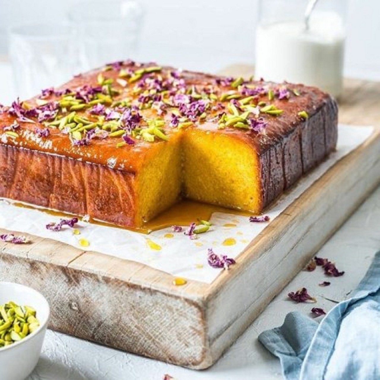 طرز تهیه کیک باقلوایی