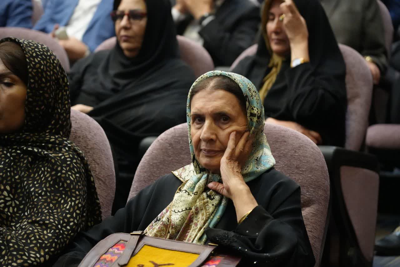 عکس فرزندان بهمن بیگی