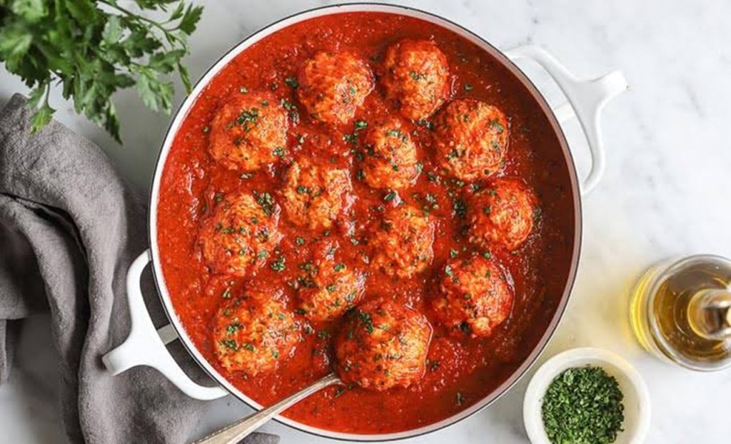 طرز تهیه کوفته ساده و خوشمزه + نکات جلوگیری از وا رفتن
