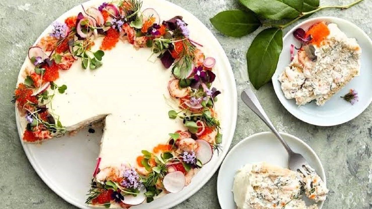 طرز تهیه کیک مرغ مجلسی با نان تست