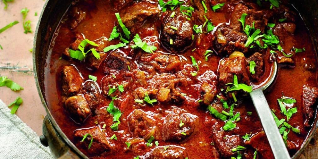 طرز تهیه خورشت آلو بخارا با گوشت و مرغ | مجلسی و خوشمزه