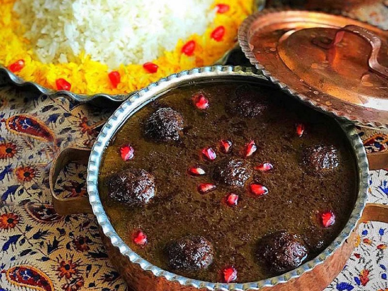طرز تهیه فسنجون با گوشت قلقلی