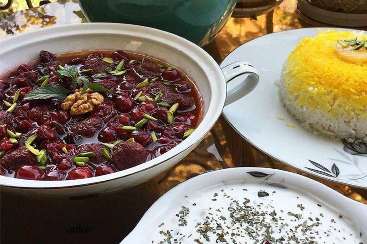 طرز تهیه خورشت آلبالو پلو