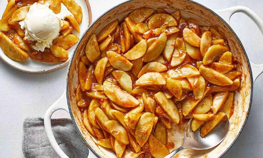 طرز تهیه انواع دسر خوشمزه | با سیب در ۳ روش ساده و مجلسی