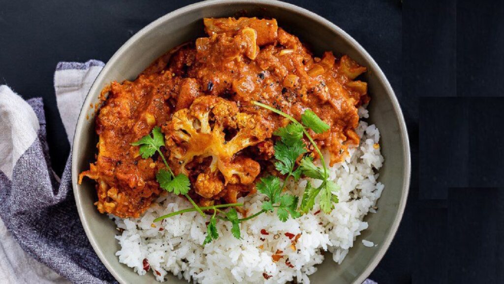 طرز تهیه خورشت گل کلم کرمانشاهی | با گوشت قرمز و رب گوجه