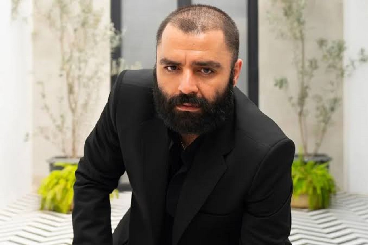 پویا نوروزی در نقش فربد