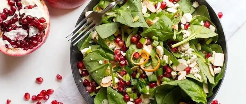 طرز تهیه سالاد انار و اسفناج | سالادی خوشمزه و مجلسی با سس مخصوص