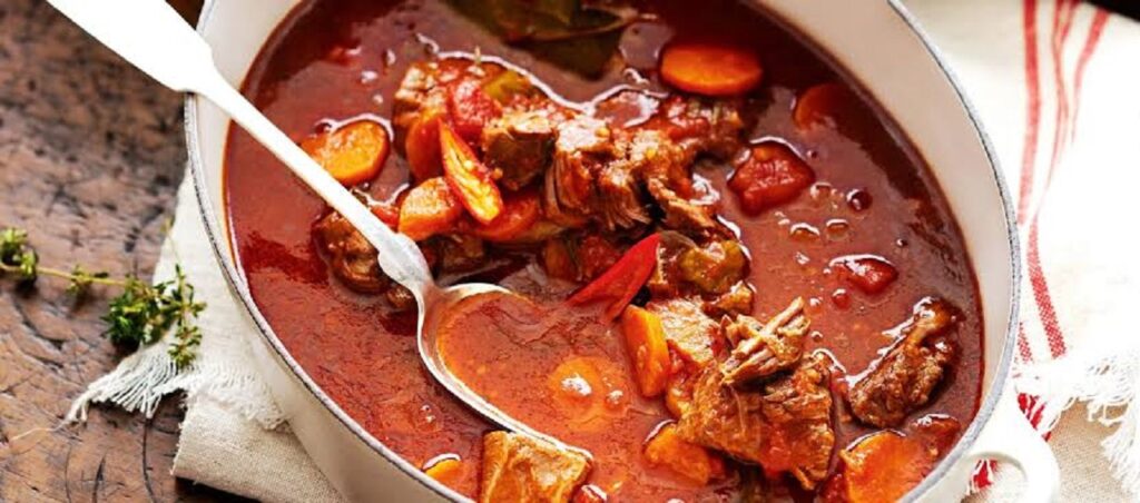 طرز تهیه خوراک راگو فرانسوی با گوشت و سبزیجات | ساده و خوشمزه طرز تهیه خوراک راگو فرانسوی با گوشت و سبزیجات | ساده و خوشمزه