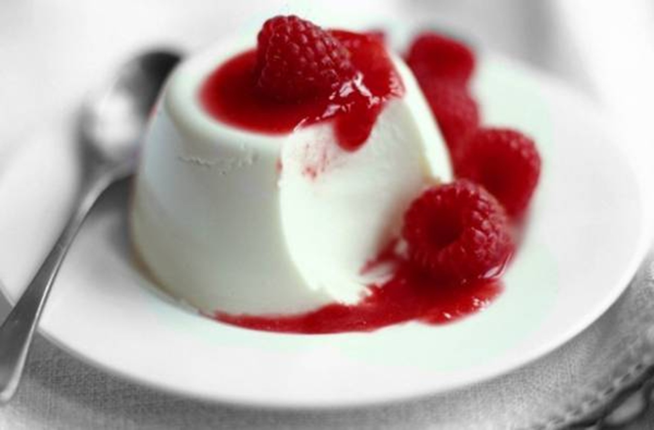 طرز تهیه دسر پاناکوتا با بیسکویت پتی بور